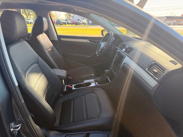 2019 Volkswagen Passat 2.0T Wolfsburg Edition