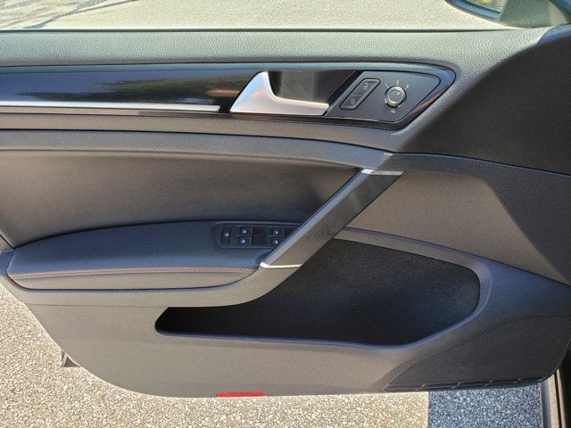 2017 Volkswagen Golf GTI 2.0T 4-Door DSG