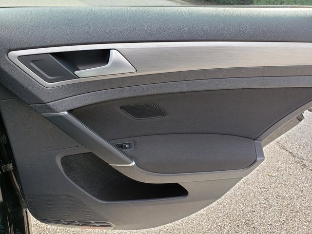 2016 Volkswagen Golf SportWagen 4dr Auto TSI