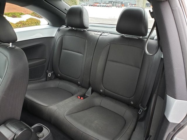 2014 Volkswagen Beetle 2.5L w/Sun/Sound/Nav