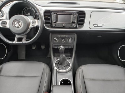 2014 Volkswagen Beetle 2.5L w/Sun/Sound/Nav