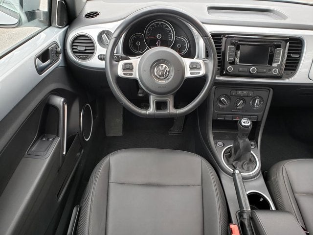 2014 Volkswagen Beetle 2.5L w/Sun/Sound/Nav