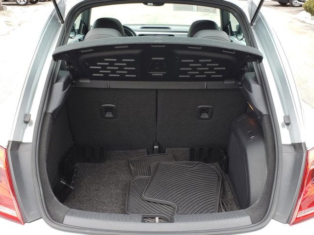 2014 Volkswagen Beetle 2.5L w/Sun/Sound/Nav