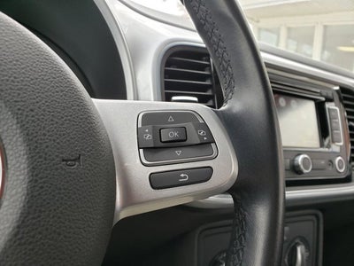 2014 Volkswagen Beetle 2.5L w/Sun/Sound/Nav