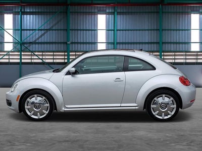 2014 Volkswagen Beetle 2.5L w/Sun/Sound/Nav