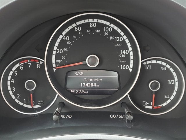 2014 Volkswagen Beetle 2.5L w/Sun/Sound/Nav