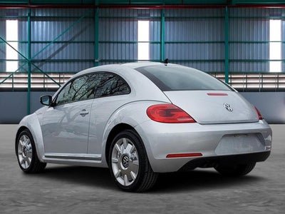 2014 Volkswagen Beetle 2.5L w/Sun/Sound/Nav