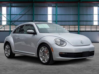 2014 Volkswagen Beetle 2.5L w/Sun/Sound/Nav