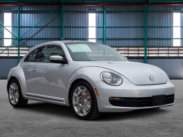 2014 Volkswagen Beetle 2.5L w/Sun/Sound/Nav