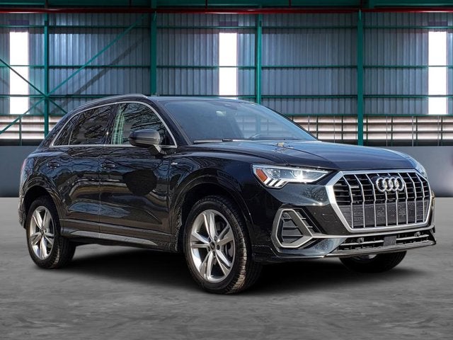 2023 Audi Q3 S line Premium