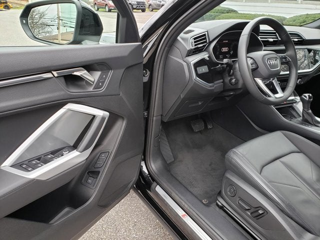 2025 Audi Q3 S line Premium