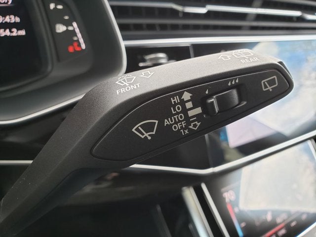 2025 Audi Q8 Premium Plus