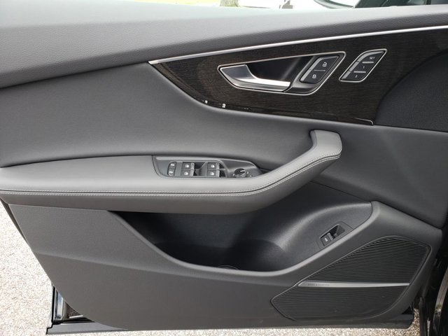 2025 Audi Q8 Premium Plus