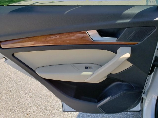 2023 Audi Q5 S line Premium