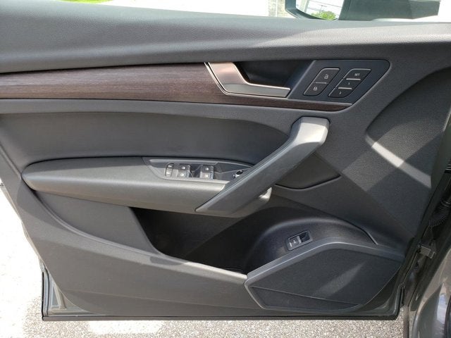 2023 Audi Q5 S line Premium