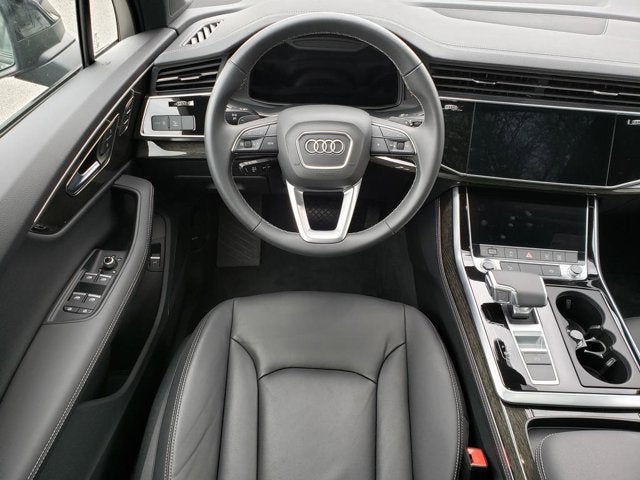 2025 Audi Q7 Premium Plus