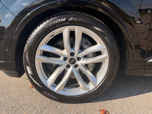 2025 Audi Q7 Premium Plus