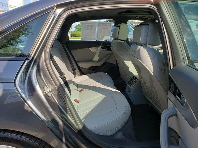 2023 Audi A4 Sedan S line Prestige