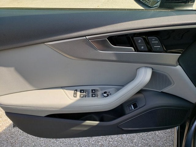 2023 Audi A4 Sedan S line Prestige