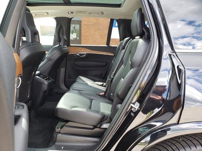 2021 Volvo XC90 Momentum