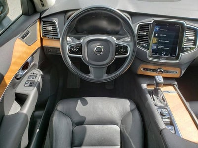 2021 Volvo XC90 Momentum