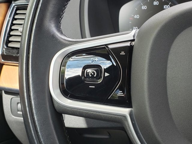 2021 Volvo XC90 Momentum