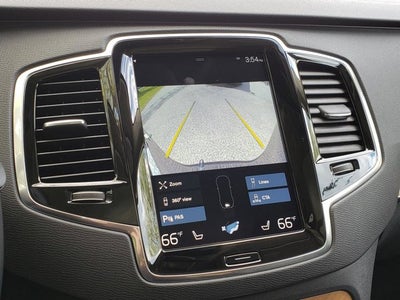 2021 Volvo XC90 Momentum