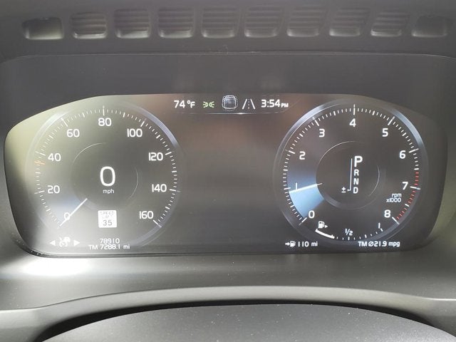2021 Volvo XC90 Momentum