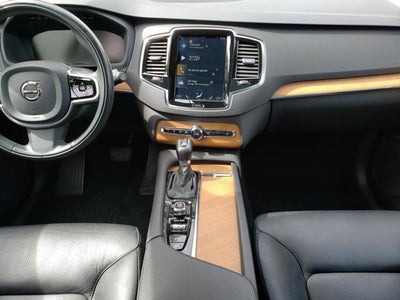 2021 Volvo XC90 Momentum