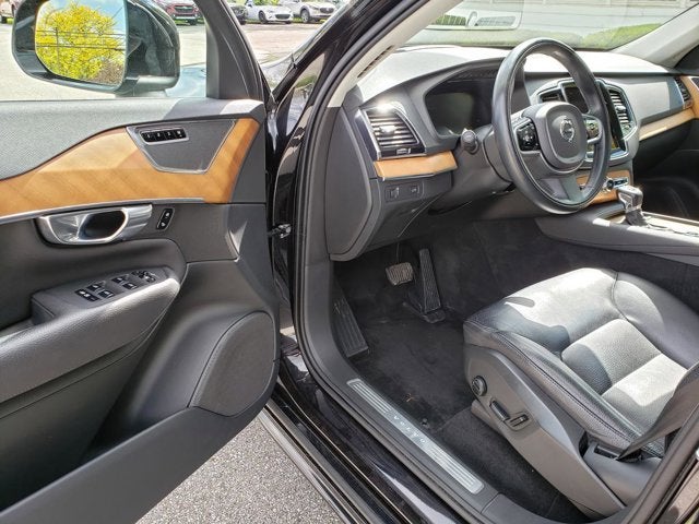 2021 Volvo XC90 Momentum